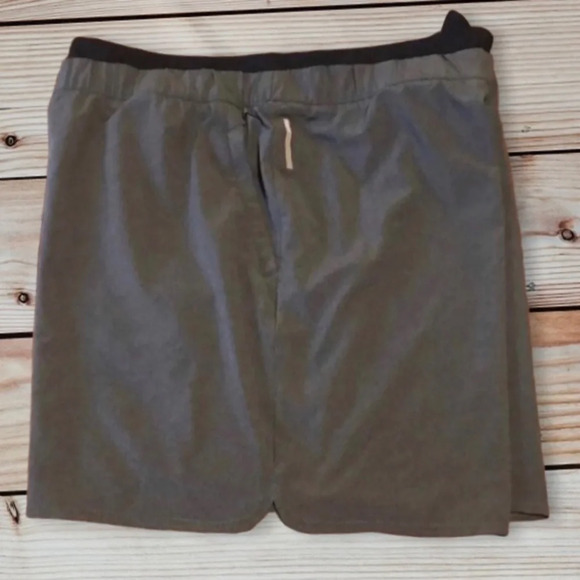 𝅺Men's REI gray athletic shorts. Size XL - Picture 4 of 11